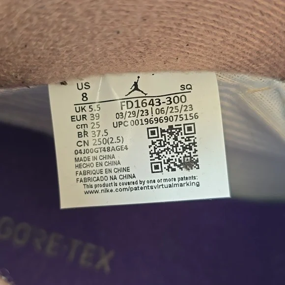 Women's Air Jordan 6 Retro GORE-TEX "Brown Kelp" sneaker. Size 8. - Picture 8 of 8